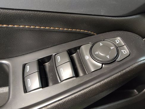 Used 2021 Chevrolet Traverse LS image 27