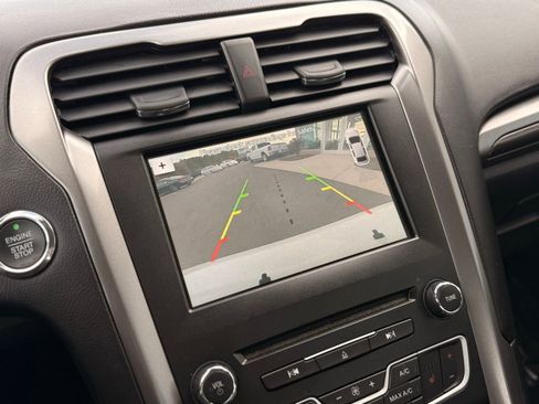 Used 2017 Ford Fusion SE w/ Equipment Group 602A image 33