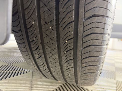 Certified 2024 Cadillac XT4 Luxury w/ Cold Weather Package image 12