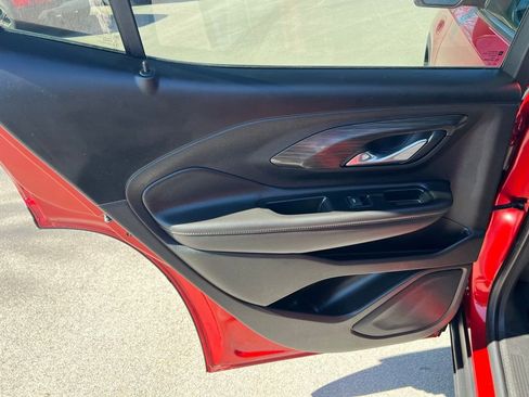 Used 2023 GMC Terrain SLE w/ Driver Convenience Package image 21