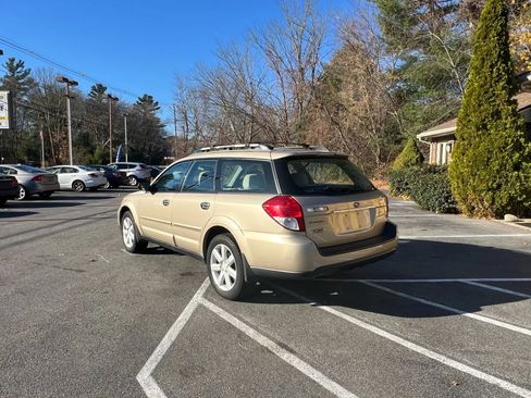 Used 2008 Subaru Outback 2.5i L.L. Bean image 3