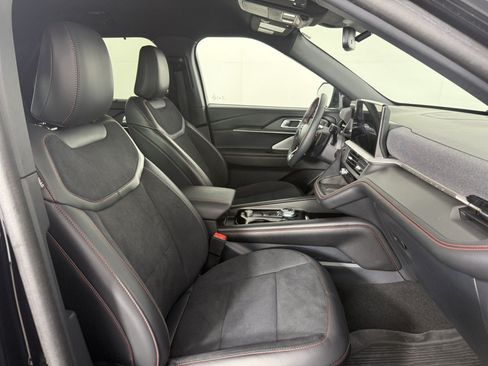 Certified 2025 Ford Explorer ST RWD image 10