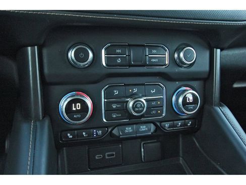 Used 2024 GMC Yukon AT4 w/ Technology Package image 25