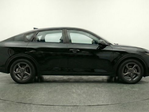 Used 2025 Kia K4 LXS image 11