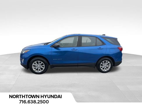 Used 2019 Chevrolet Equinox LS image 2