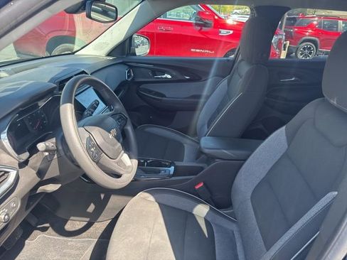 Used 2023 Chevrolet TrailBlazer LT w/ Convenience Package image 11