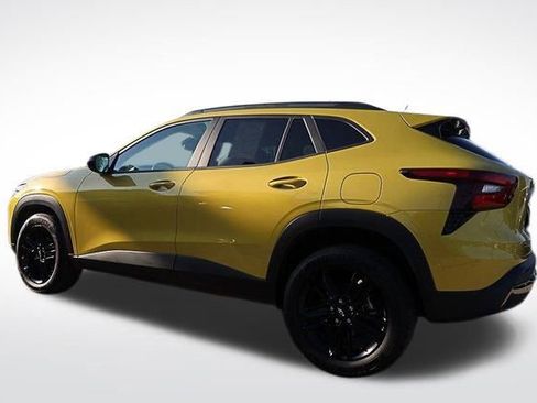 Used 2025 Chevrolet Trax ACTIV image 8