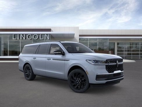 New 2026 Lincoln Navigator L Reserve AWD/4WD image 8