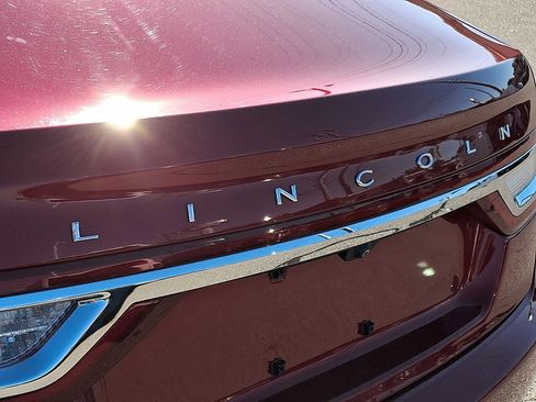 Used 2019 Lincoln Continental Premiere image 29