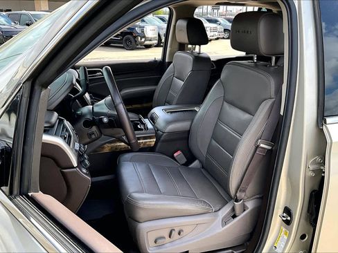 Used 2017 GMC Yukon Denali w/ Open Road Package image 8