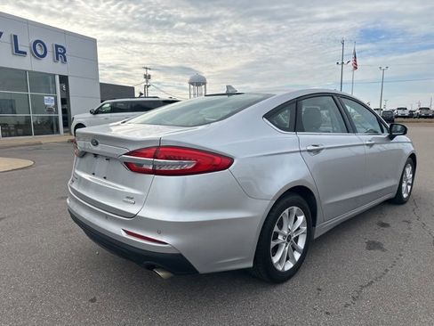 Used 2019 Ford Fusion SE image 17