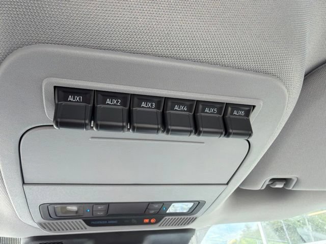 New 2026 Ford F550 4x4 Regular Cab Super Duty image 24