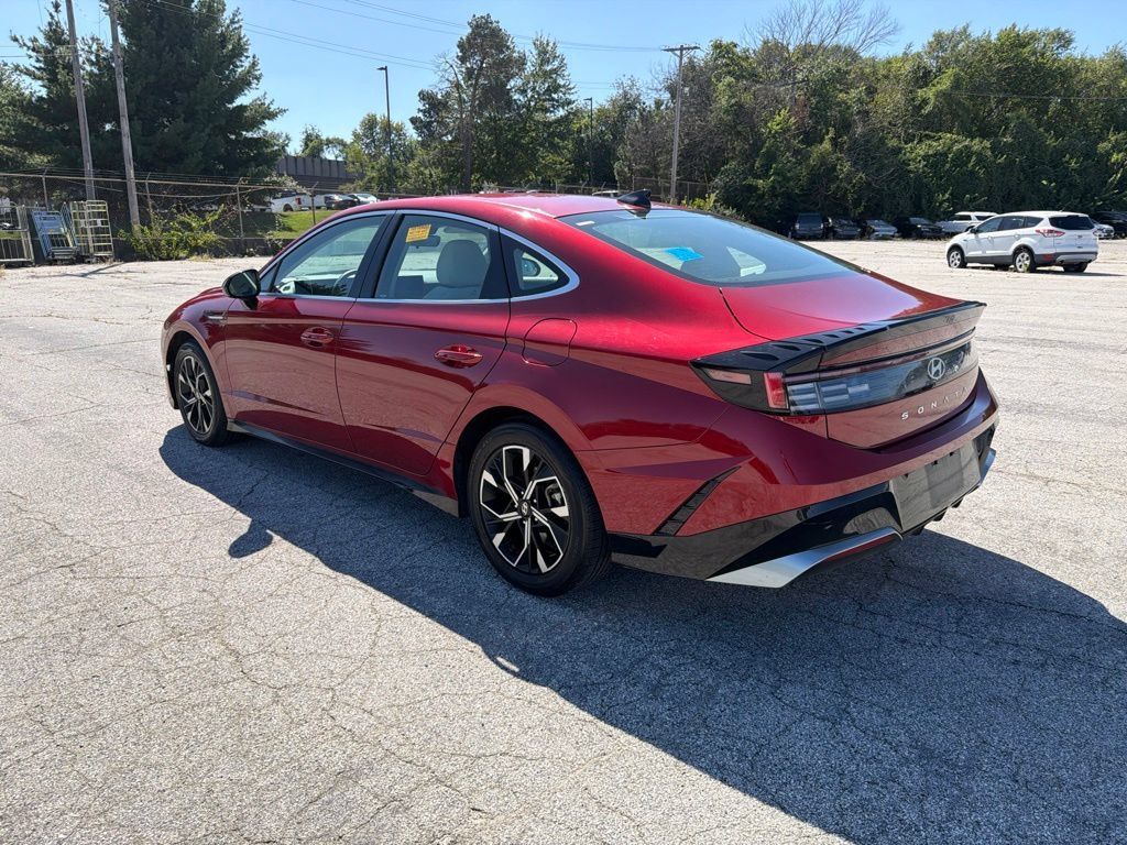 Used 2025 Hyundai Sonata SEL FWD image 5