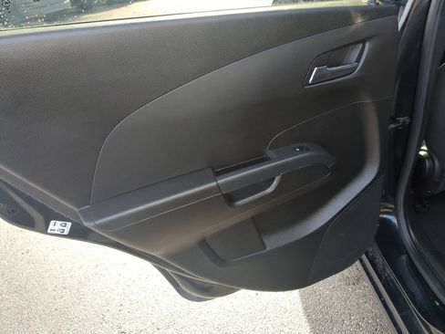 Used 2014 Chevrolet Sonic LT image 27