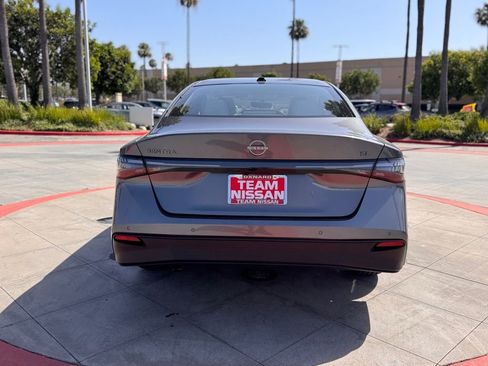 New 2026 Nissan Sentra SL FWD image 6