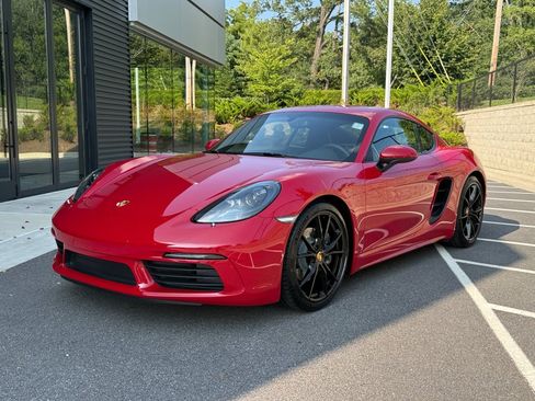 Used 2025 Porsche 718 Cayman RWD image 1