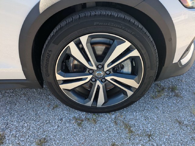 Used 2023 Volvo V60 B5 Cross Country Plus AWD/4WD image 10