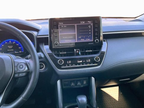 Used 2022 Toyota Corolla Cross XLE w/ Convenience Package AWD/4WD image 6