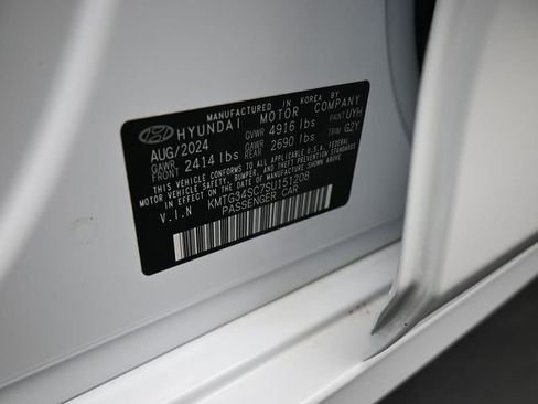 Used 2025 Genesis G70 2.5T image 20