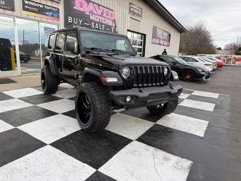 Used 2018 Jeep Wrangler Unlimited Sport image 3
