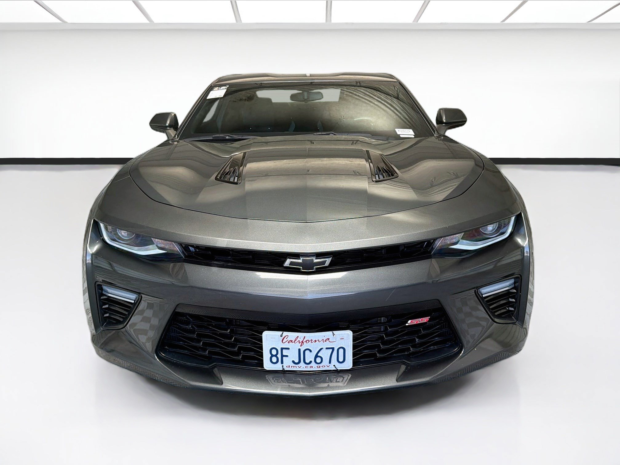 Used 2018 Chevrolet Camaro SS RWD image 2