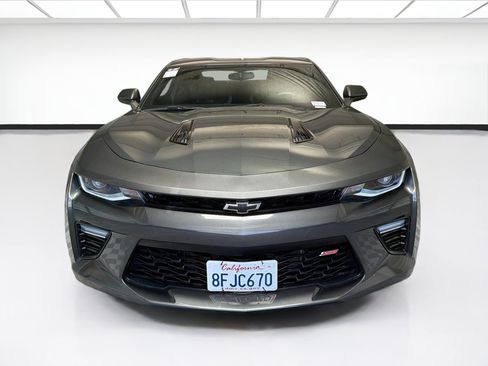 Used 2018 Chevrolet Camaro SS RWD image 2