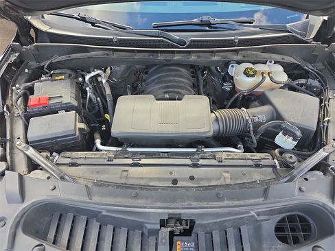 Used 2023 GMC Yukon SLT image 32