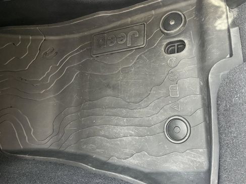 Used 2023 Jeep Gladiator Overland w/ Popular Equipment Package AWD/4WD image 28