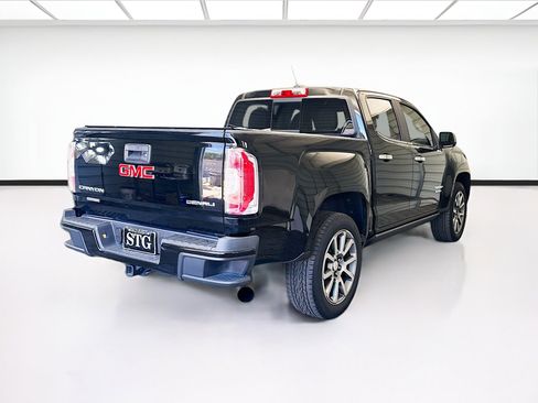 Used 2017 GMC Canyon Denali image 4