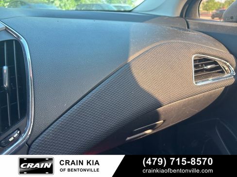 Used 2017 Chevrolet Cruze LS FWD image 16