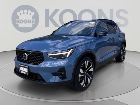 Used 2024 Volvo XC40 B5 Ultimate w/ Protection Package Premier AWD/4WD image 1