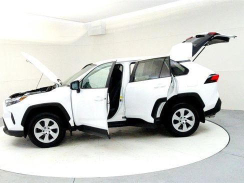 Used 2023 Toyota RAV4 LE image 10