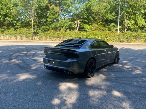 Used 2017 Dodge Charger SXT w/ Blacktop Package RWD image 6