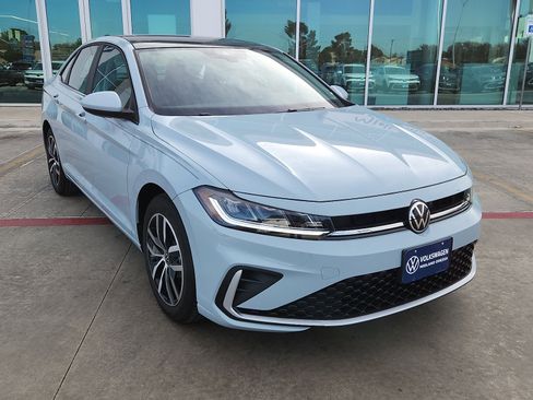 New 2026 Volkswagen Jetta SE image 1