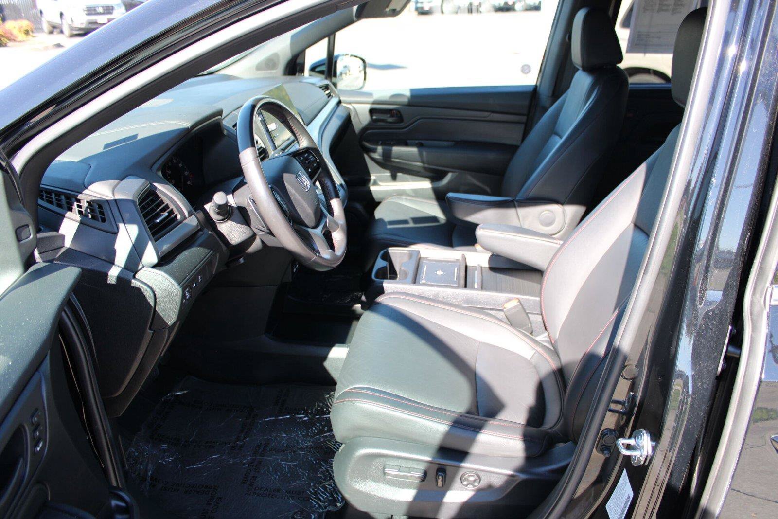 Used 2025 Honda Odyssey Sport-L image 23