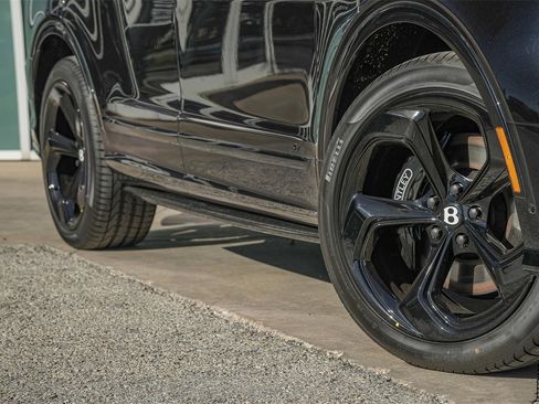 New 2025 Bentley Bentayga image 6