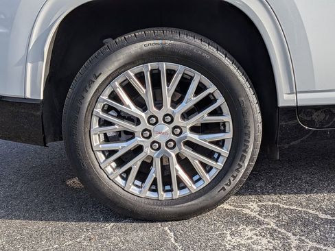 Used 2024 GMC Acadia Denali image 12