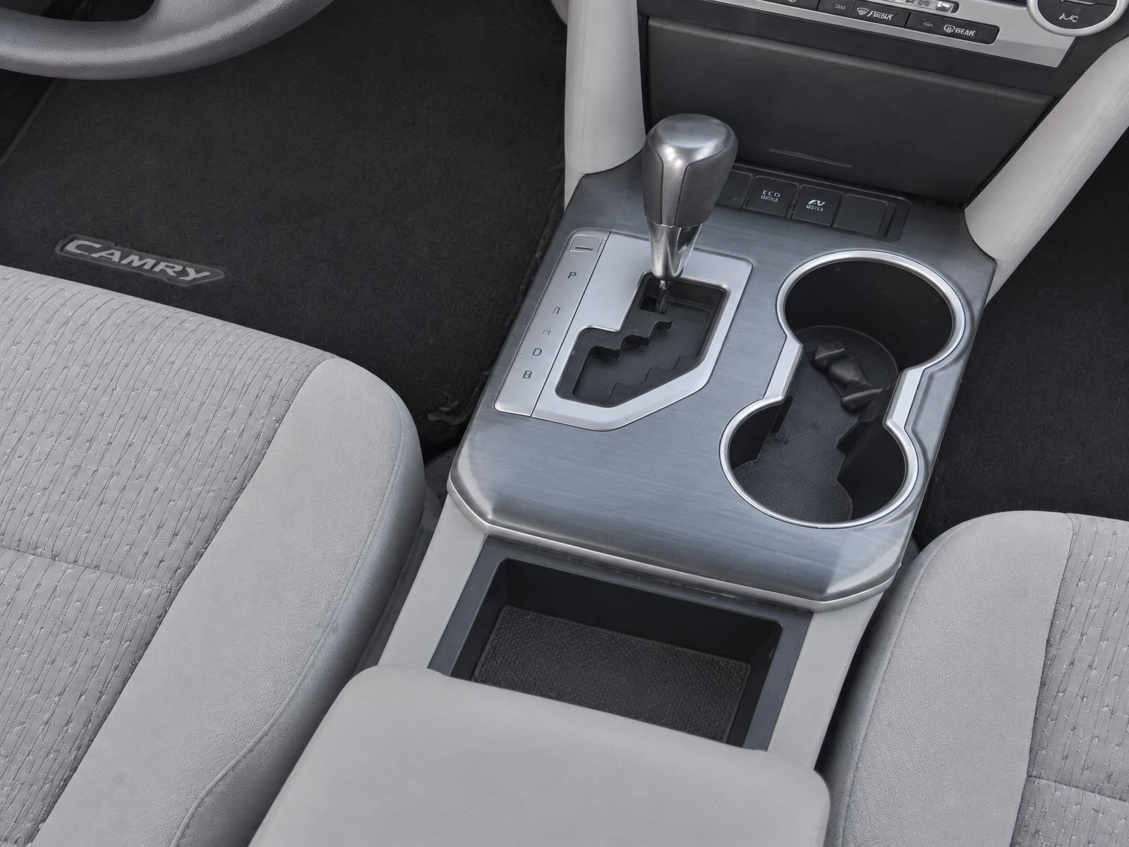 Used 2014 Toyota Camry LE FWD image 14