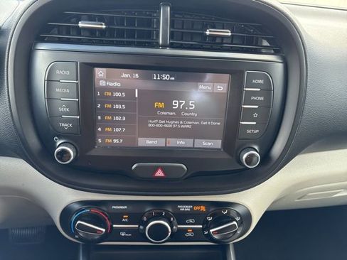 Used 2021 Kia Soul LX image 13