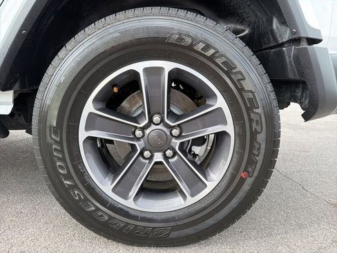 Used 2023 Jeep Wrangler Sahara w/ Cold Weather Group image 14