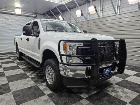 Used 2022 Ford F250 XL w/ Power Equipment Group AWD/4WD image 4