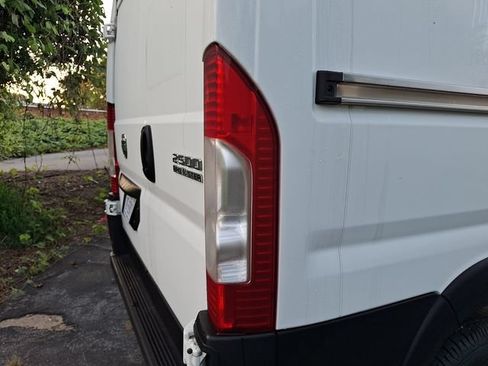 Used 2025 RAM ProMaster 2500 w/ Convenience Group FWD image 6