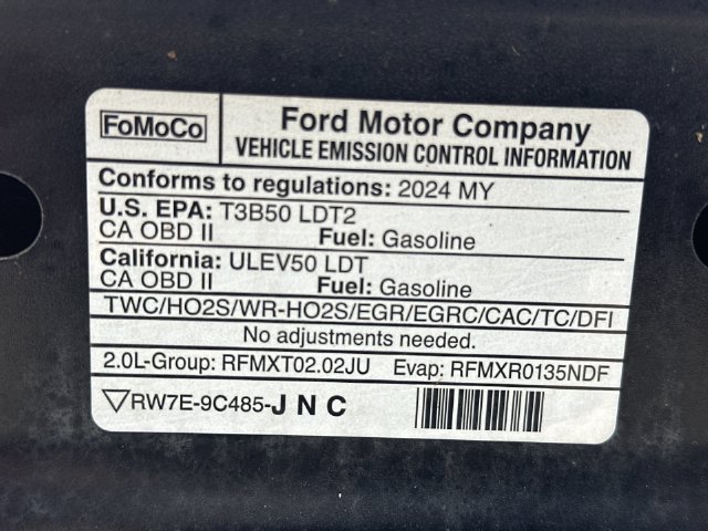 Used 2024 Ford Edge Titanium w/ Class II Trailer Tow Package AWD/4WD image 32