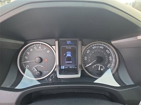 Used 2019 Toyota Tacoma SR5 image 22