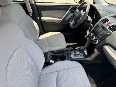 Used 2018 Subaru Forester 2.5i Premium w/ Popular Package #3A AWD/4WD image 15