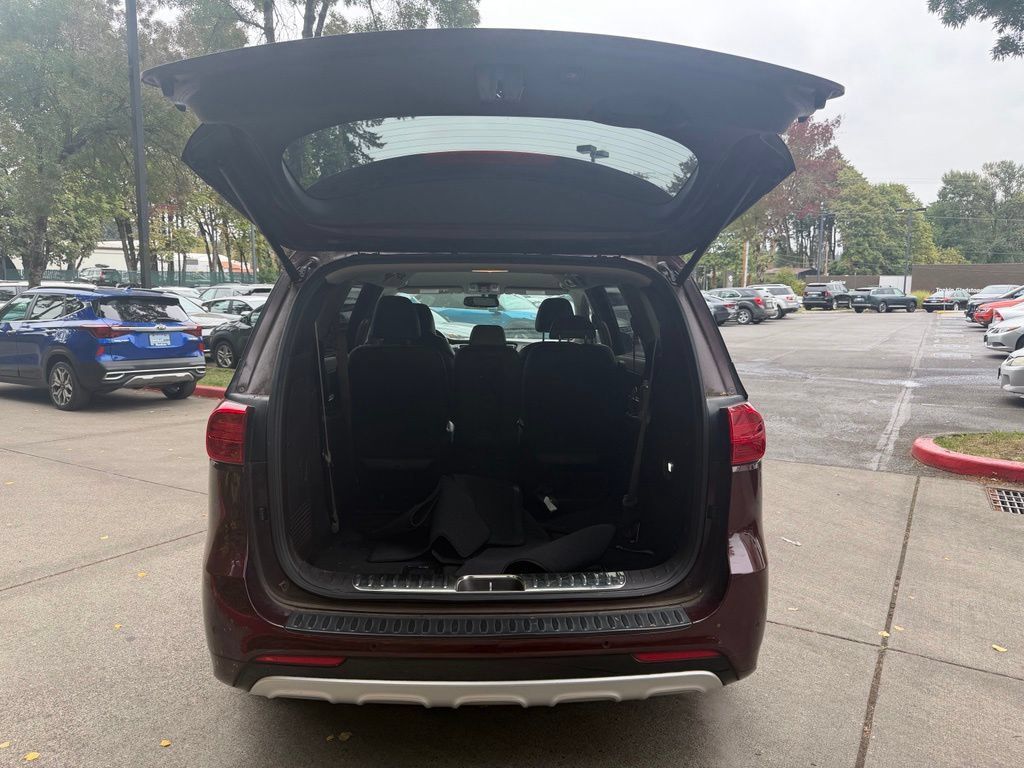 Used 2018 Kia Sedona SX Limited FWD image 19