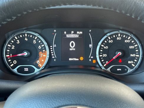 Used 2018 Jeep Renegade Altitude image 24