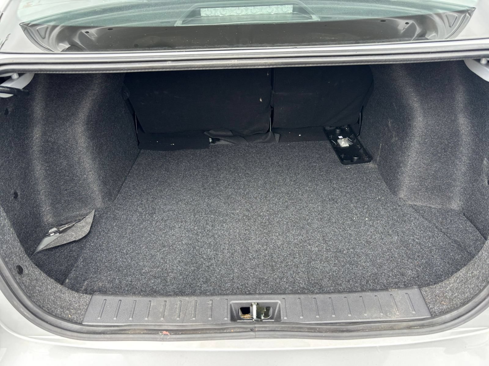 Used 2025 Nissan Versa SV FWD image 28