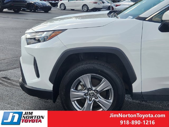 Used 2025 Toyota RAV4 XLE FWD image 8
