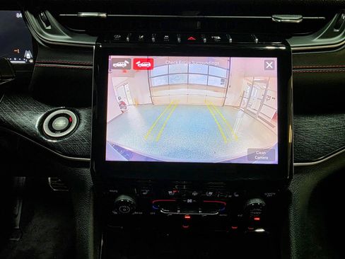 Used 2022 Jeep Grand Cherokee Trailhawk w/ Luxury Tech Group III AWD/4WD image 38